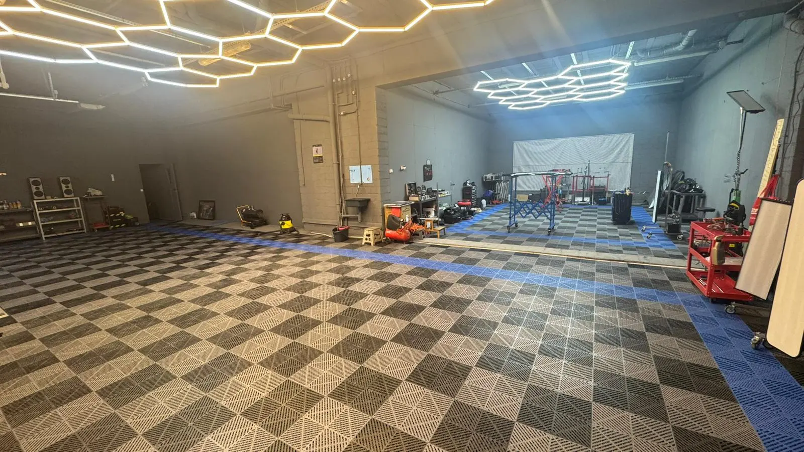 Usuwanie wgnieceń bez lakierowania w warsztacie w Opolu